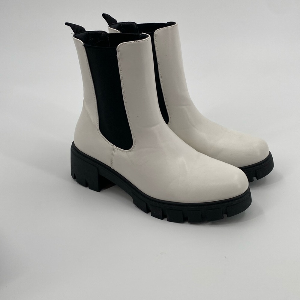 Olivia Miller Chelsea boots Ankle Mid (2-2.9 in) Heel Height size 7 1/2